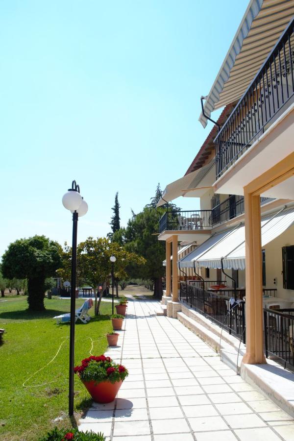 Olivemare Holidays Nea Irakleia Extérieur photo