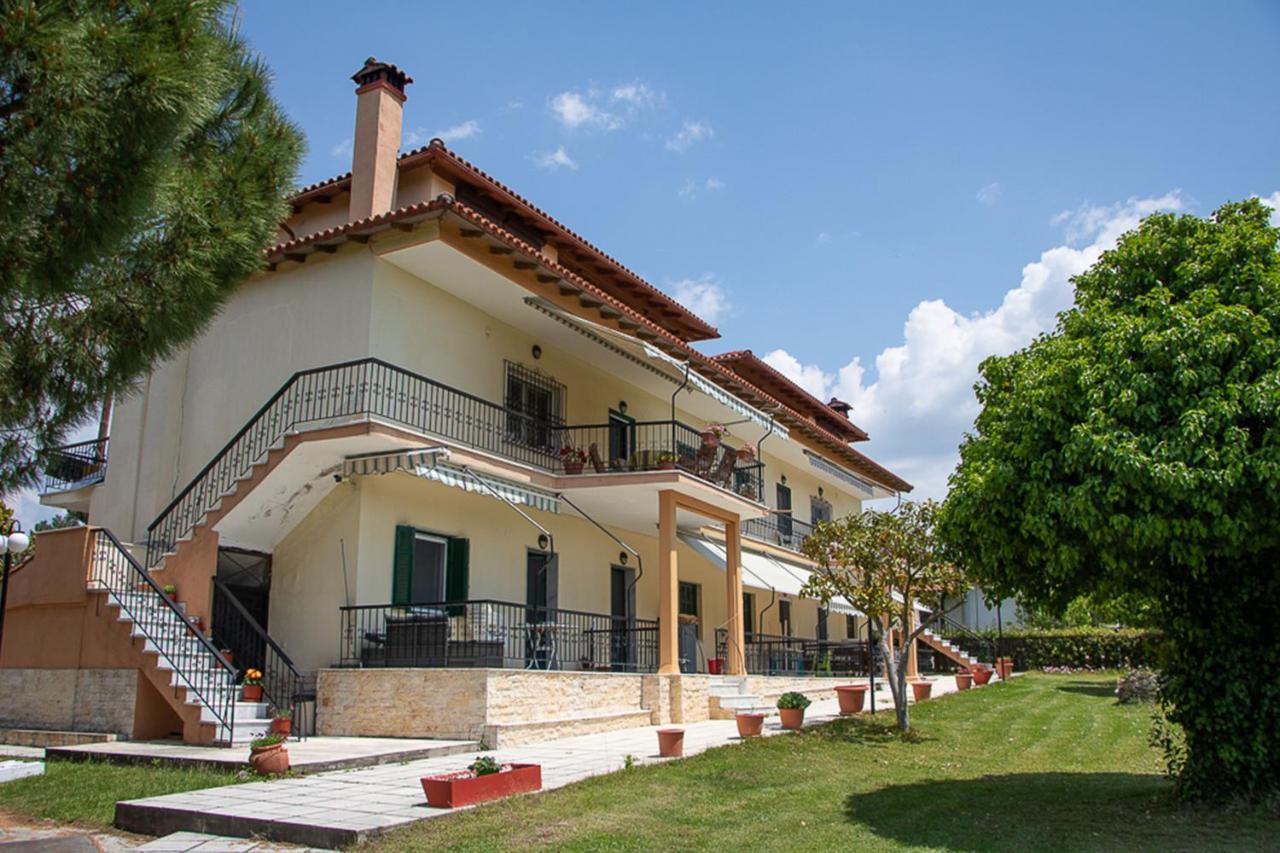 Olivemare Holidays Nea Irakleia Extérieur photo