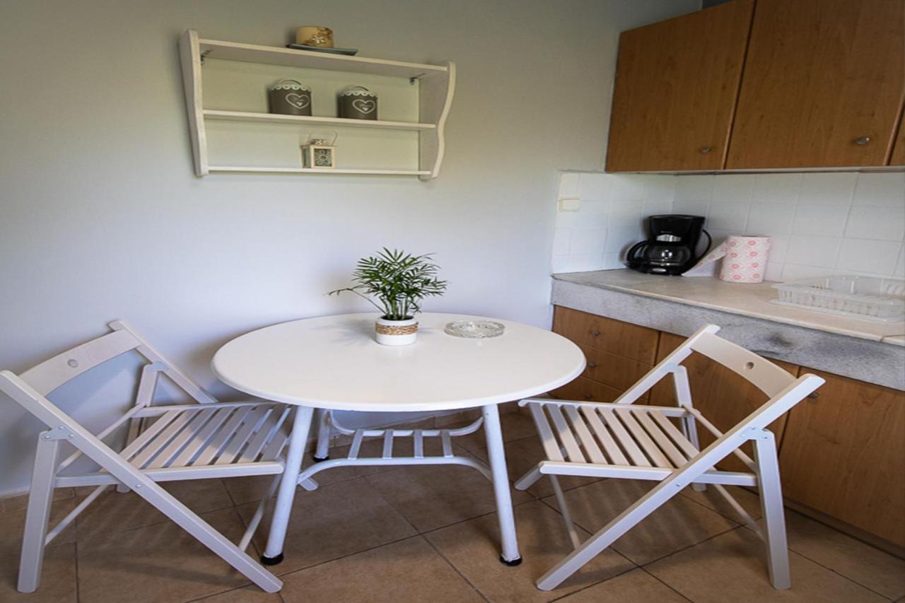 Olivemare Holidays Nea Irakleia Extérieur photo